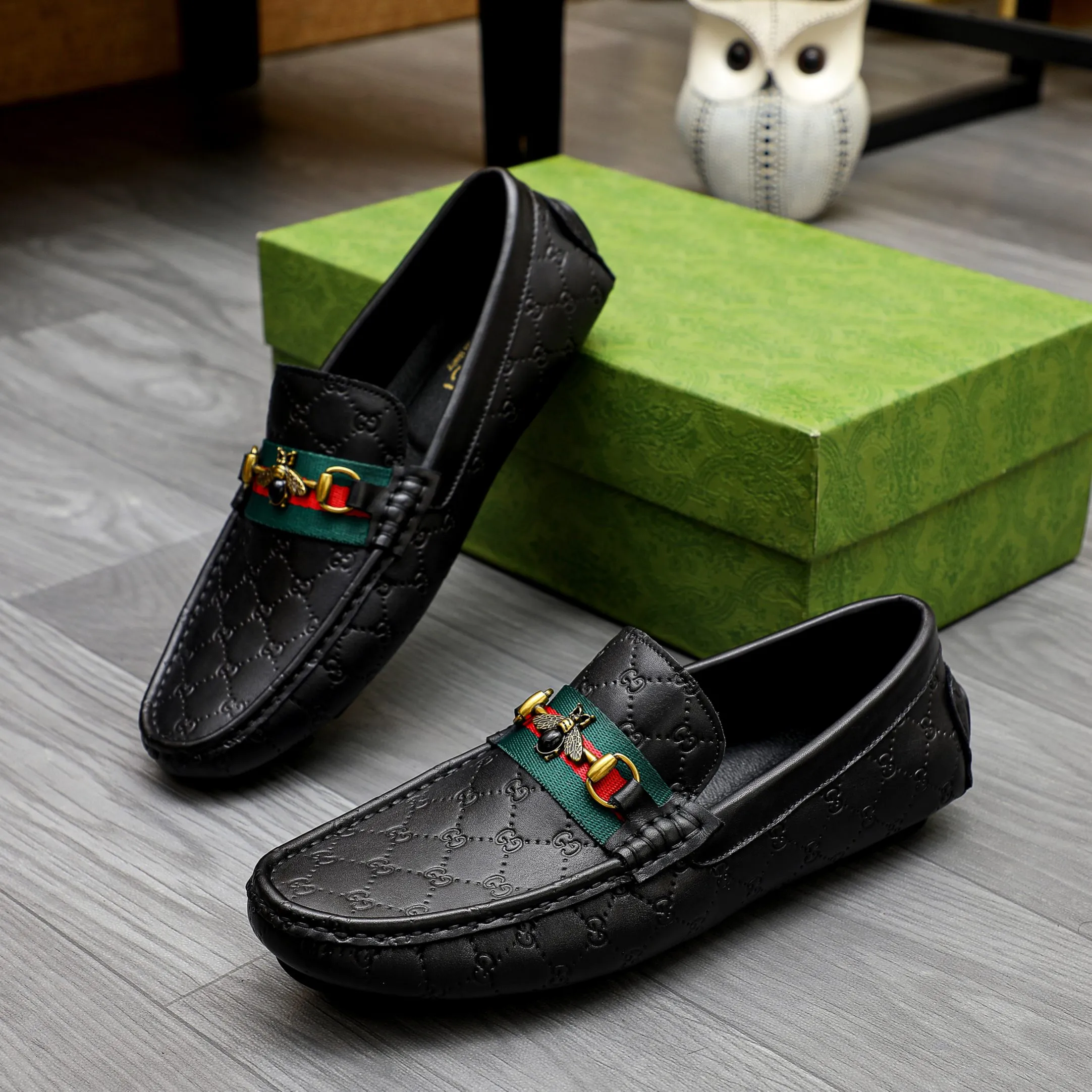 Factory price 380🕷🕷[GUCCI] Gucci's new men's fashion casual slip-on shoes🇨🇳Official website original 1:1 mold opening💯The first layer is made of Italian cowhide🎋🐷Leather lining, original quality, fine workmanship☘Rubber wear-resistant and non-slip outsole, comfortable to wear🌴High-end atmosphere, versatile style, worth owning🍉 Black optional! Code number 38-44 (45.46.47. Can be customized)